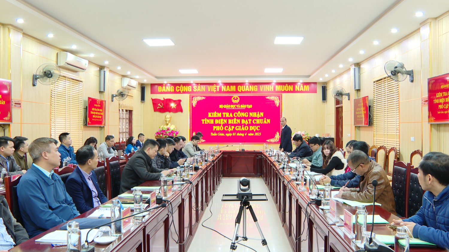 Kiểm tra công nhận tỉnh Điện Biên đạt chuẩn Phổ...